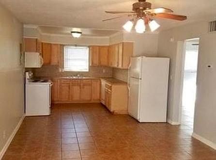 3rd image of 1010 SE 15th St APT 112