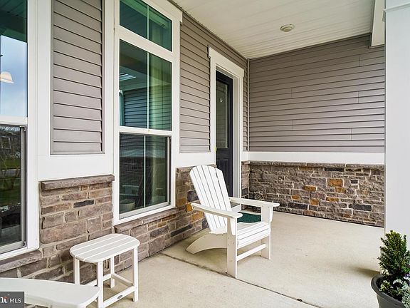 2nd image of 33074 Villa Amanzi Way