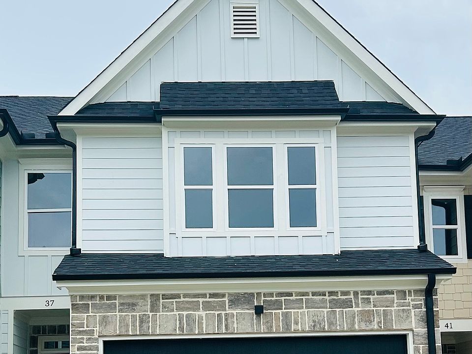 1st image of 37 Crest Dr #6