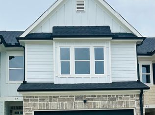 37 Crest Dr #6, Hartwell, GA 30643
