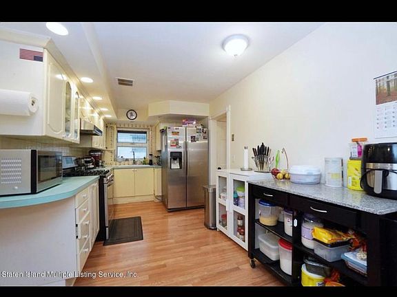 4th image of 46 Mallory Ave #1F