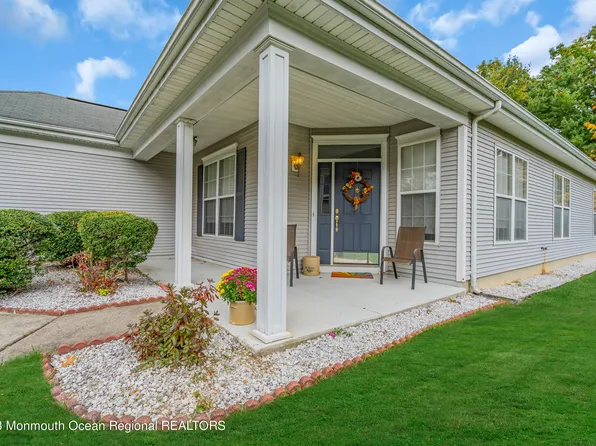 20 Silverwoods Drive, Lakewood, NJ 08701