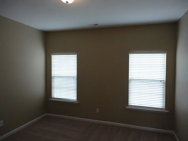 1010 Golden Crest Dr — Photo 8
