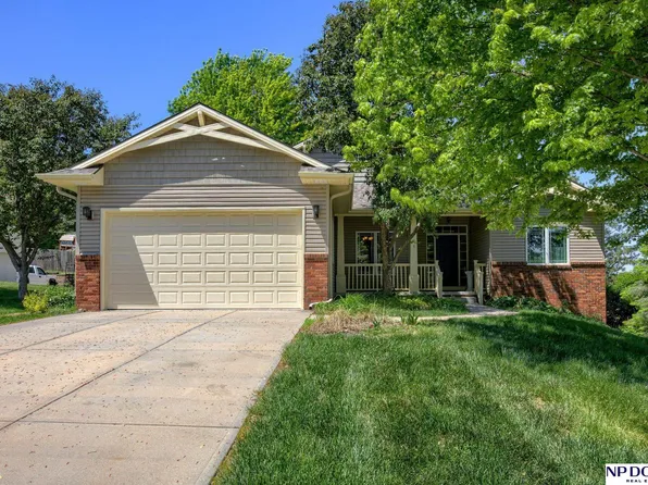 5748 N 80th St, Omaha, NE 68134