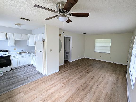 4th image of 1110 N Hampton Ave