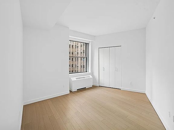3rd image of 20 Exchange Pl APT 1524