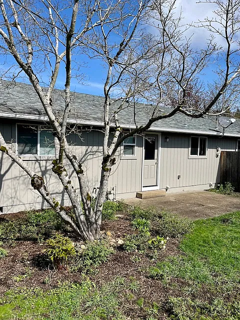 2 bed, 1000 sqft, $1,650 — Photo 2