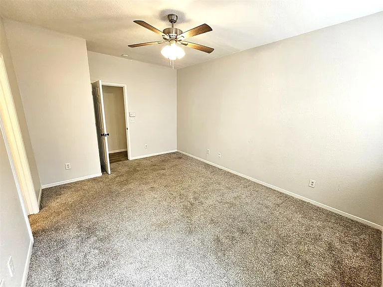 2919 Desert Oasis Ln — Photo 23