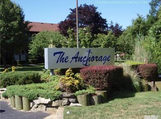 205 Mariners Way, Copiague, NY 11726