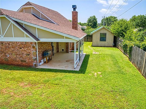 5th image of 2920 Leaning Elm Dr