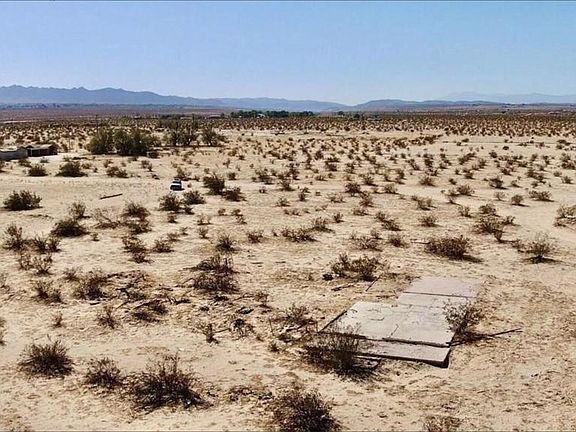 5th image of 1114 Desert Queen Ave