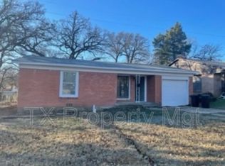 5932 Maceo Ln, Fort Worth, TX 76112