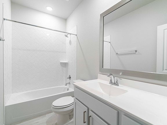 4th image of 2815 Tamarack Lodge Dr
