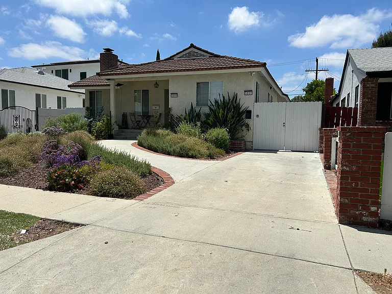 5051 Enfield Ave — Photo 1