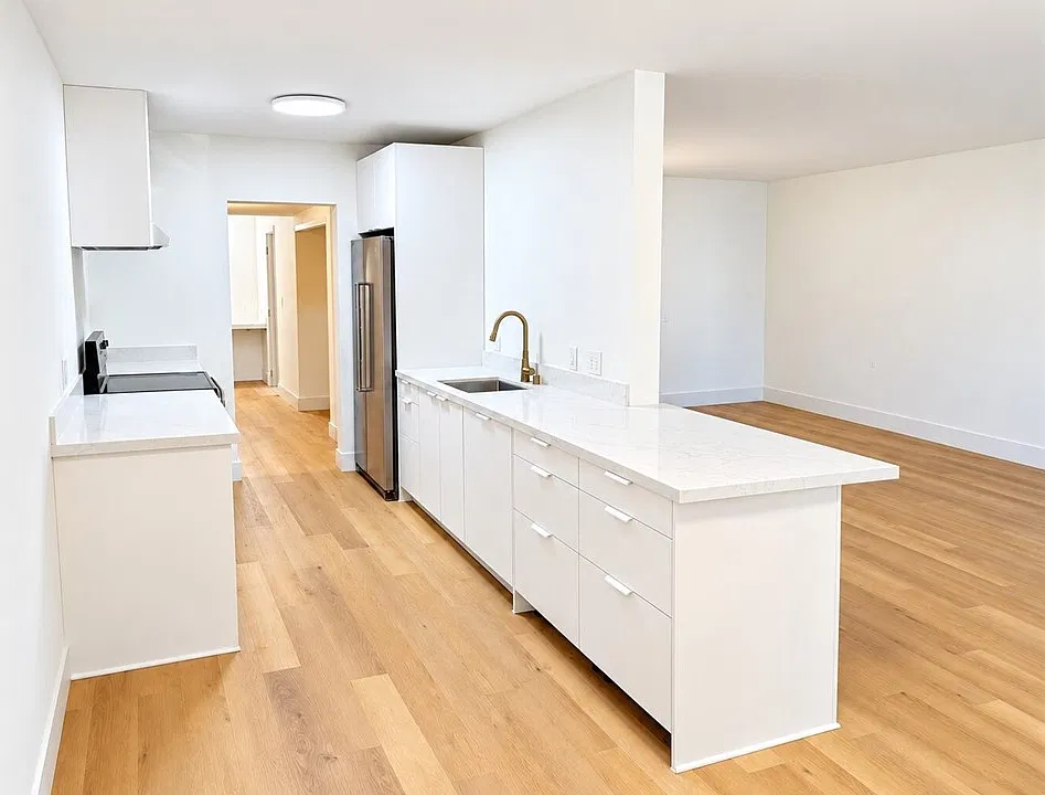 7300 Franklin Ave #355