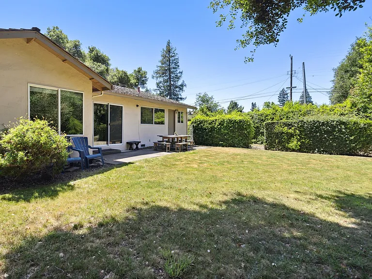 866 Woodland Ct — Photo 45