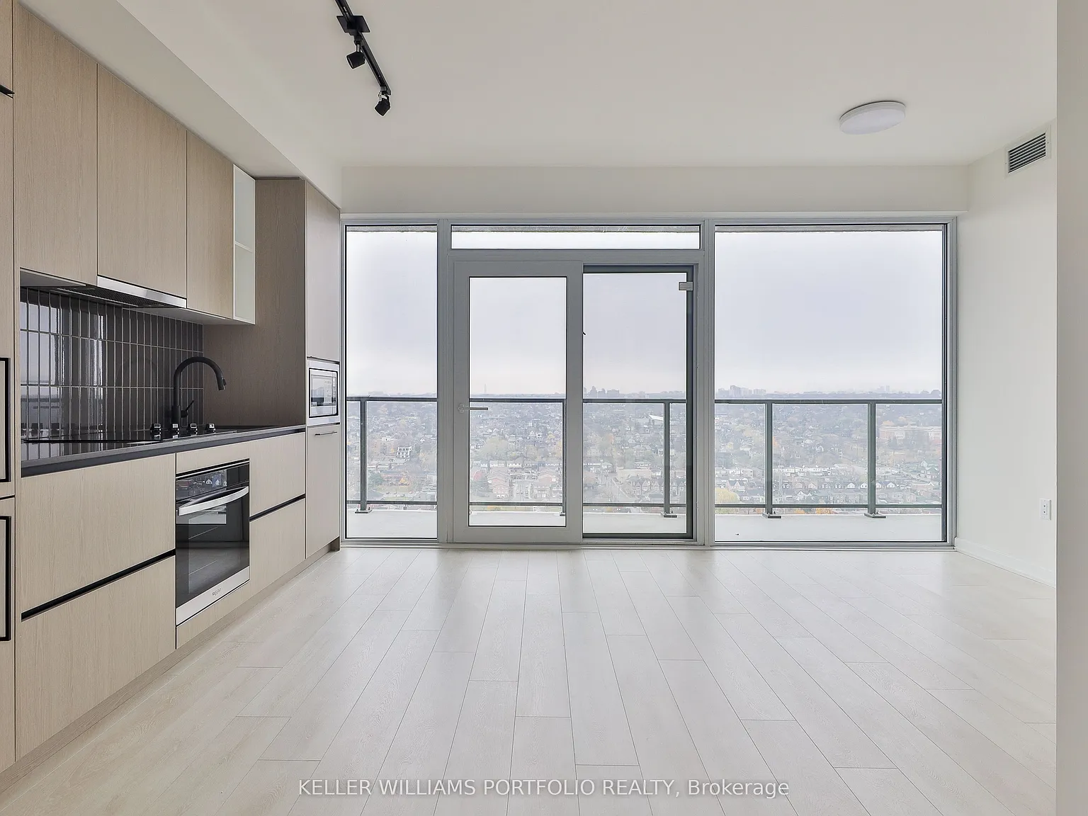 2 bed, $2,500 — Photo 4