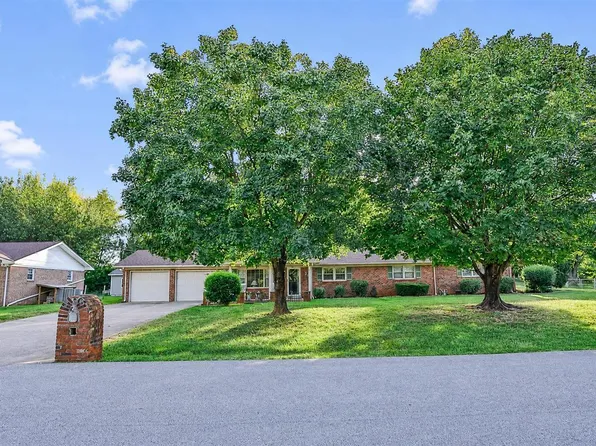 209 Hilltopper Dr, Bowling Green, KY 42101