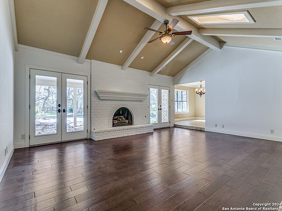 4th image of 108 PIN OAK FOREST ST