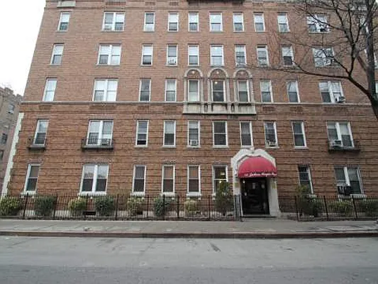 Rented by Winzone Realty Inc | media 16