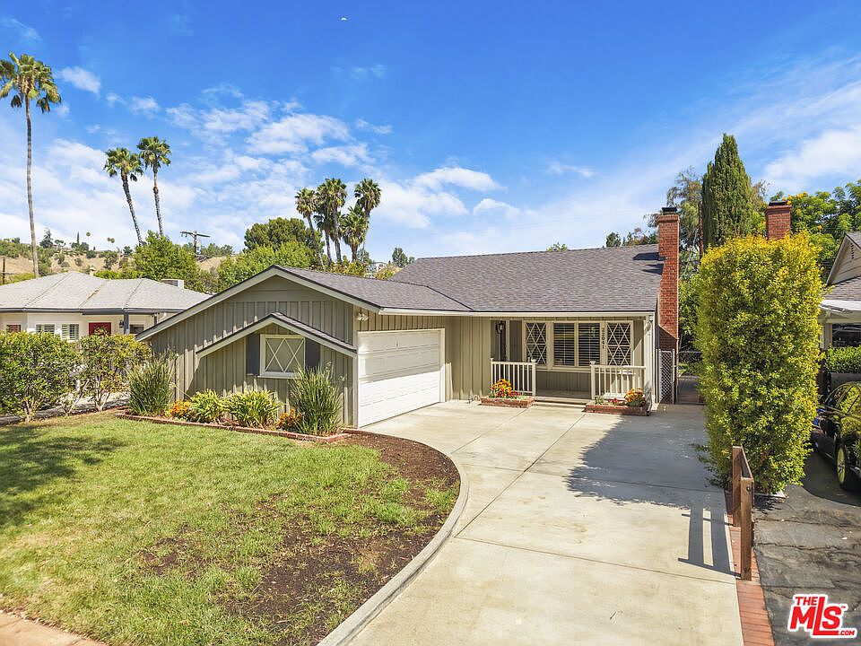 1st image of 22041 Providencia St