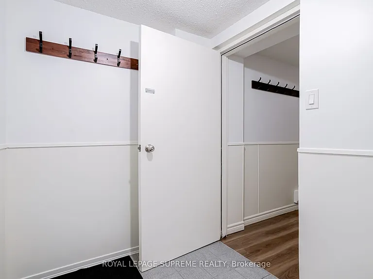 224 Christie St #LOWER — Photo 6