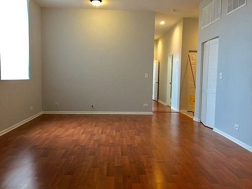 2nd image of 2451 W Howard St APT 110
