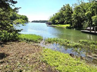 405 W Sugar Lake Dr, Mound City, KS 66056
