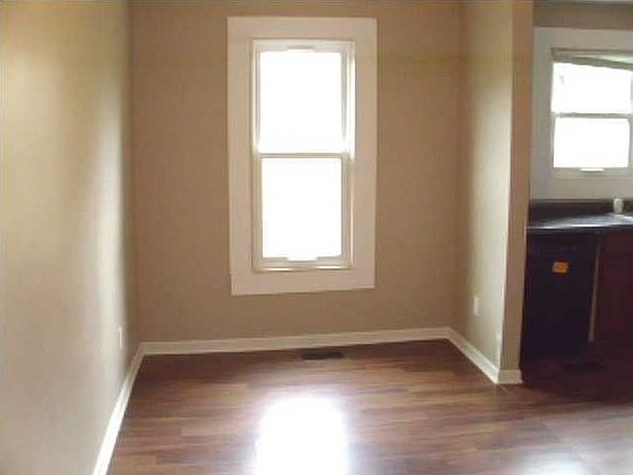 3rd image of 149 S Aster Ave