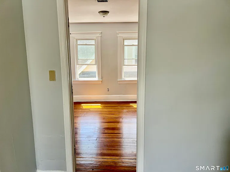 137 Hollister Ave — Photo 10