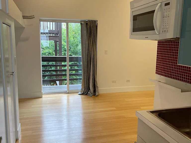 2541 W Chicago Ave #2R — Photo 15
