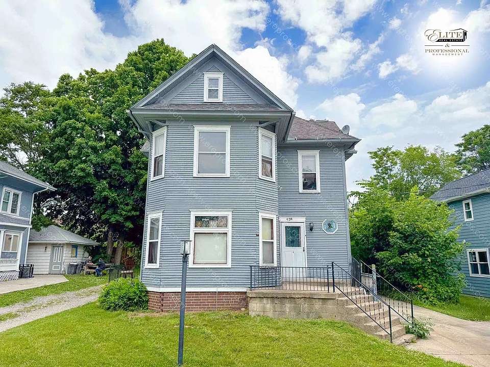 428 W 2nd Ave #4