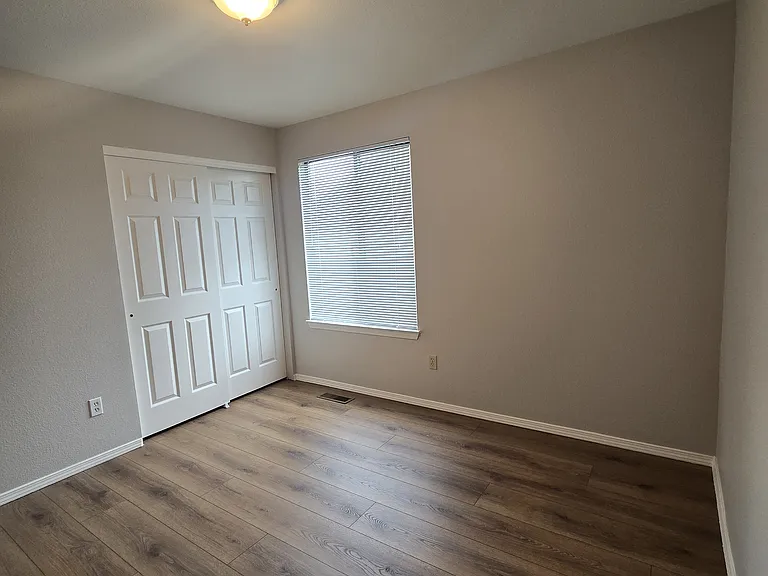 1005 Ridgeview Dr — Photo 9