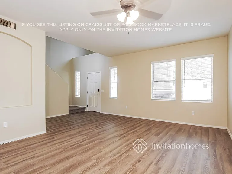 7421 S 40th Ln — Photo 5