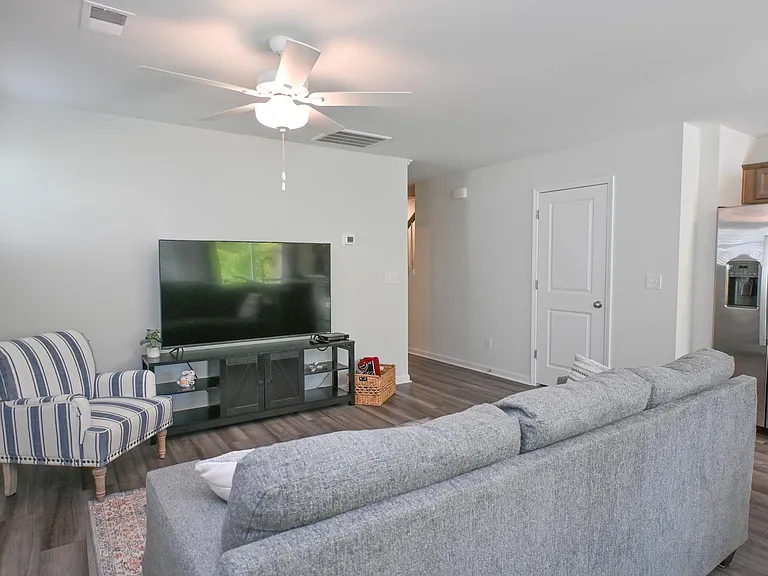 552 Kingfisher Ct — Photo 8