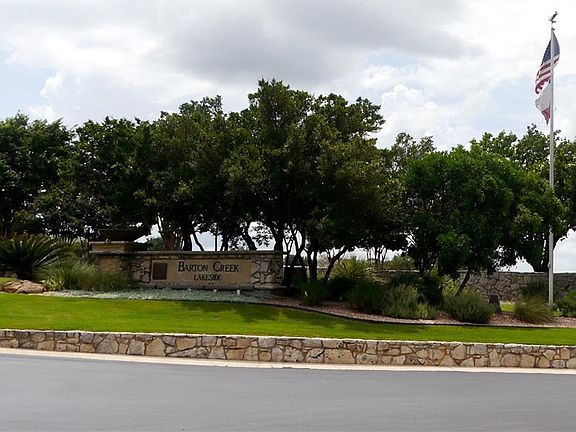 3rd image of 1100 Majestic Hills Blvd