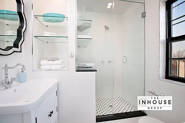 Sold by The InHouse Group | media 10