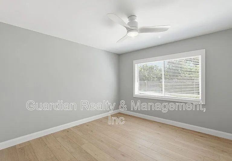 6819 E Paradise Pkwy — Photo 19