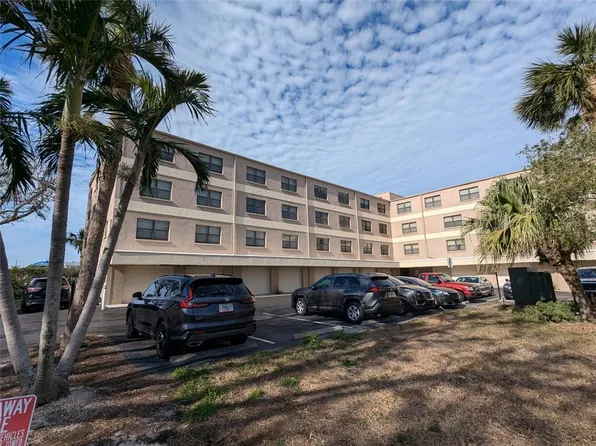 12500 Capri Cir N APT 302, Treasure Island, FL 33706
