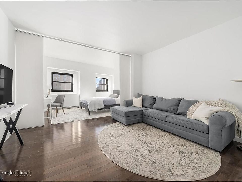 1st image of 3 Hanover Sq APT 19E