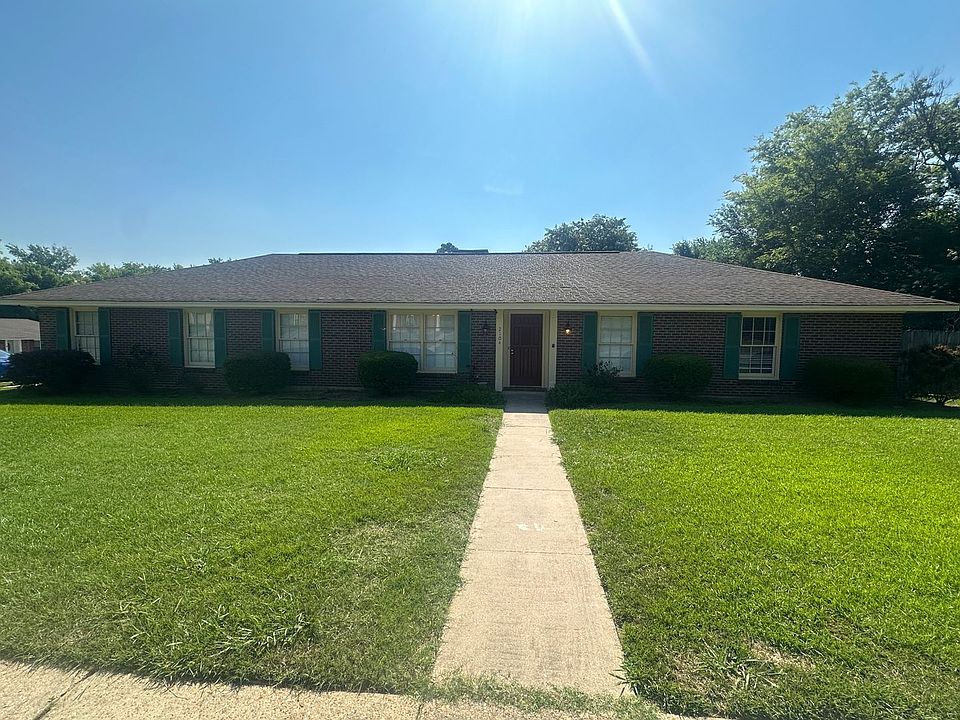 1st image of 2104 Woodmere Loop