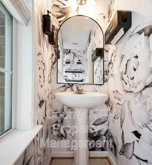 610 Kensington Dr — Photo 17