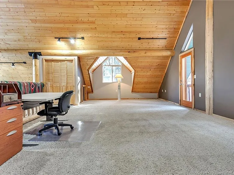 430 Parkview Dr — Photo 21