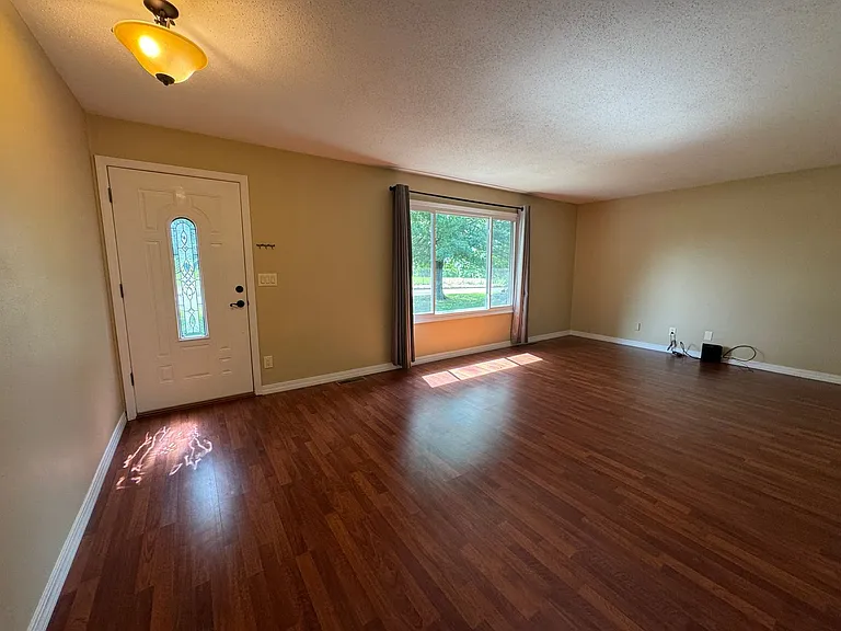 1701 Tower Rd — Photo 8
