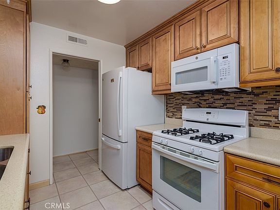 4th image of 11813 Runnymede St #28