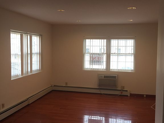 2nd image of 147-9 Elm Ave #2