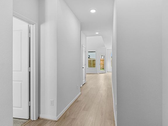 5th image of 2107 Villa Bella Ln