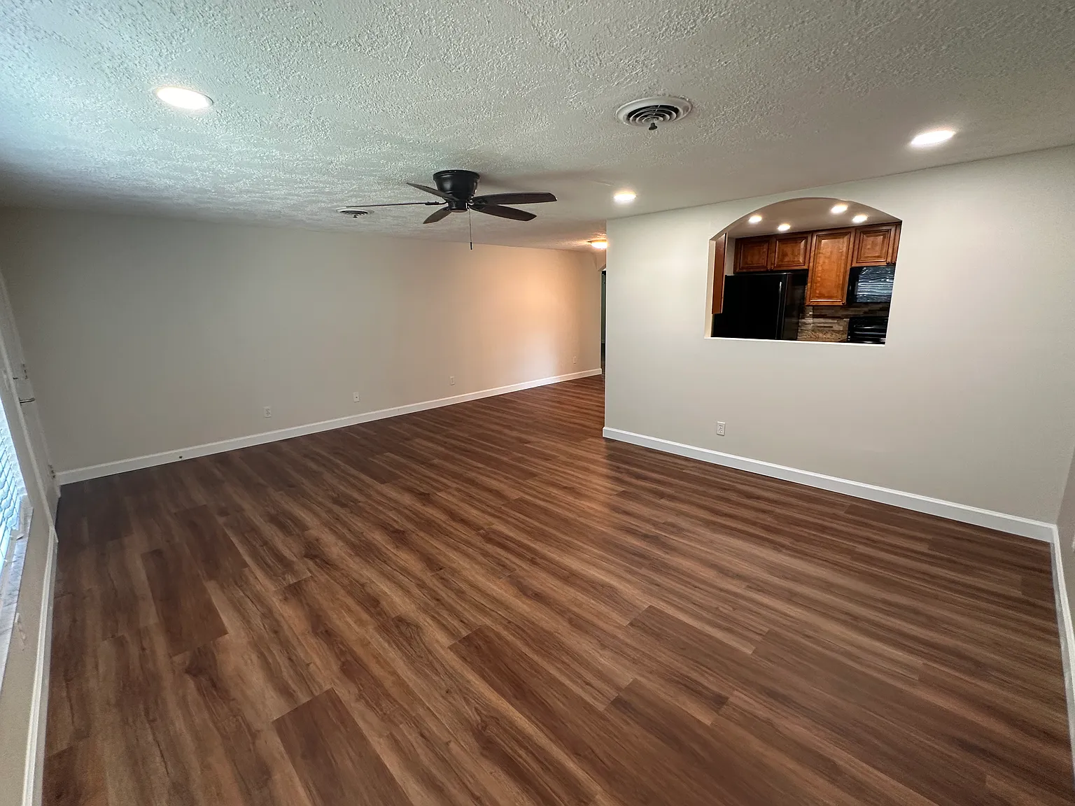 3 bed, 2400 sqft, $1,950 — Photo 3