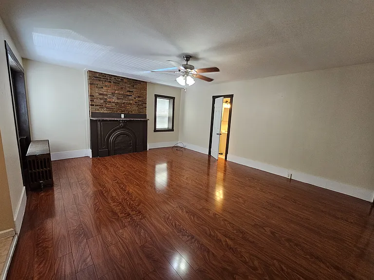 303 S Aiken Ave #5 — Photo 4