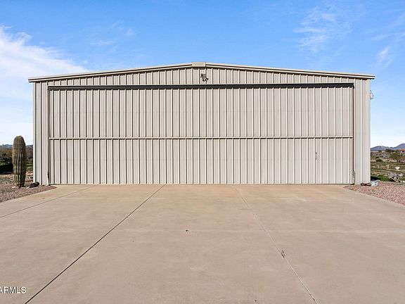 3rd image of 51921 W WILLIAM Road